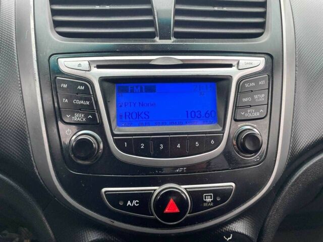 Белый Хендай Акцент, объемом двигателя 1.4 л и пробегом 208 тыс. км за 5990 $, фото 20 на Automoto.ua