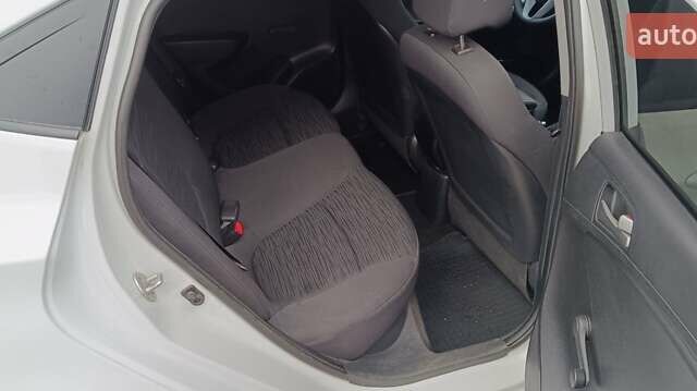 Білий Хендай Акцент, об'ємом двигуна 1.4 л та пробігом 235 тис. км за 6470 $, фото 10 на Automoto.ua