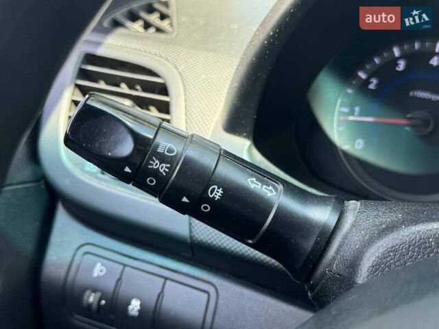 Белый Хендай Акцент, объемом двигателя 1.37 л и пробегом 267 тыс. км за 6990 $, фото 16 на Automoto.ua