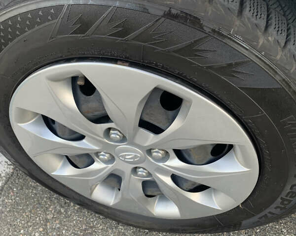 Белый Хендай Акцент, объемом двигателя 1.4 л и пробегом 111 тыс. км за 9500 $, фото 22 на Automoto.ua