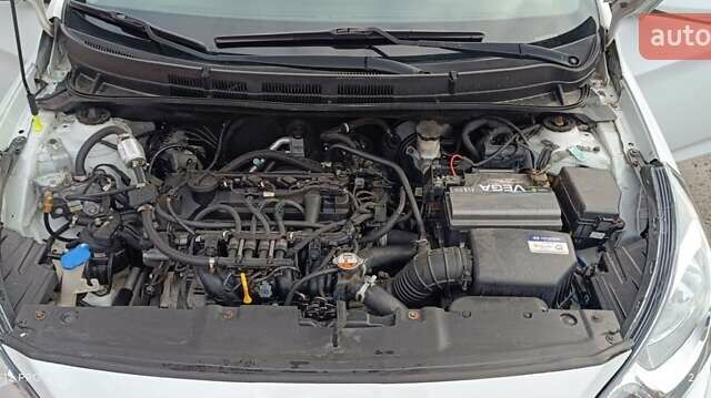 Белый Хендай Акцент, объемом двигателя 1.4 л и пробегом 235 тыс. км за 6400 $, фото 23 на Automoto.ua