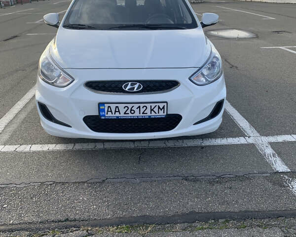 Белый Хендай Акцент, объемом двигателя 1.4 л и пробегом 111 тыс. км за 9500 $, фото 8 на Automoto.ua