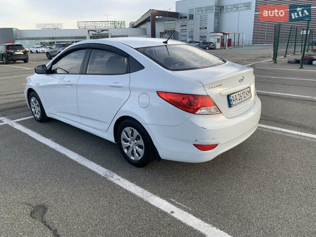 Белый Хендай Акцент, объемом двигателя 1.4 л и пробегом 111 тыс. км за 9500 $, фото 1 на Automoto.ua