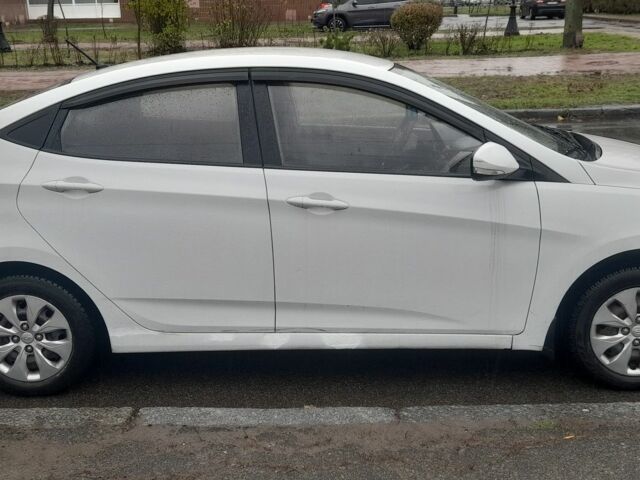 Белый Хендай Акцент, объемом двигателя 1.4 л и пробегом 112 тыс. км за 6990 $, фото 2 на Automoto.ua