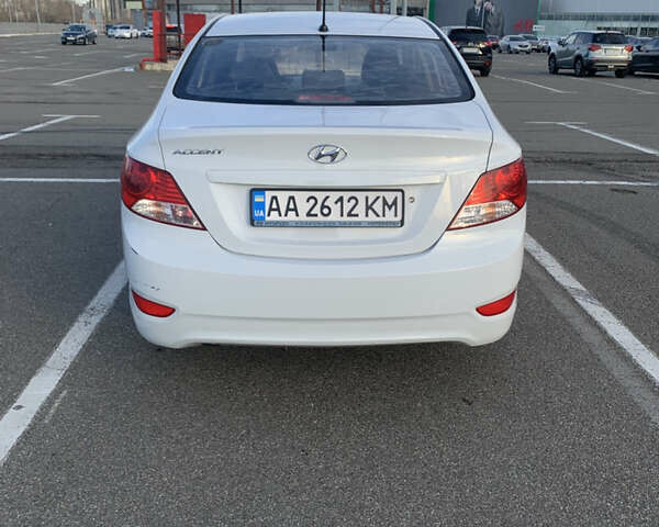 Белый Хендай Акцент, объемом двигателя 1.4 л и пробегом 111 тыс. км за 9500 $, фото 7 на Automoto.ua