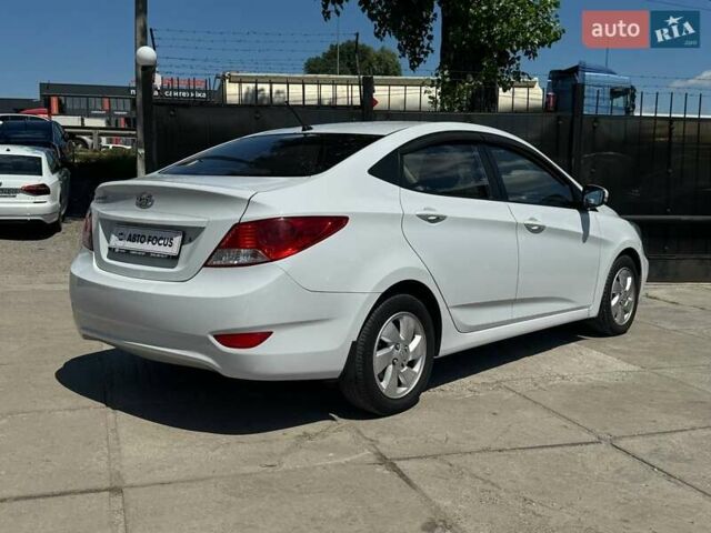 Белый Хендай Акцент, объемом двигателя 1.37 л и пробегом 267 тыс. км за 6990 $, фото 4 на Automoto.ua