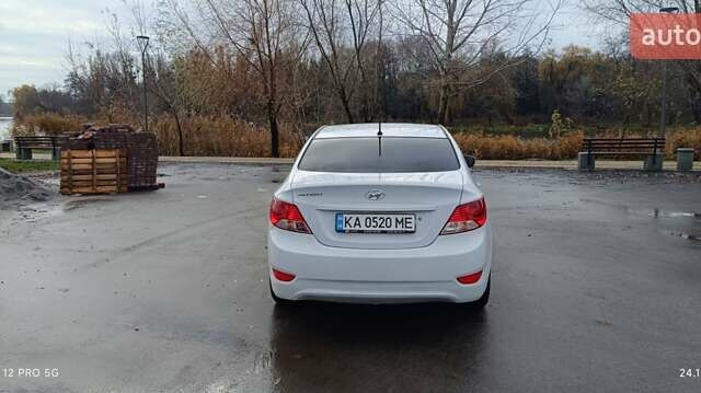 Белый Хендай Акцент, объемом двигателя 1.4 л и пробегом 235 тыс. км за 6400 $, фото 5 на Automoto.ua