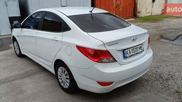 Білий Хендай Акцент, об'ємом двигуна 1.4 л та пробігом 235 тис. км за 6470 $, фото 4 на Automoto.ua