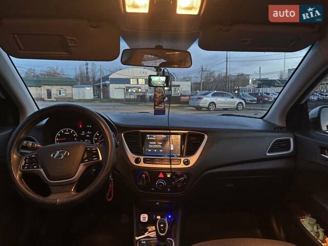 Белый Хендай Акцент, объемом двигателя 1.6 л и пробегом 55 тыс. км за 12700 $, фото 9 на Automoto.ua