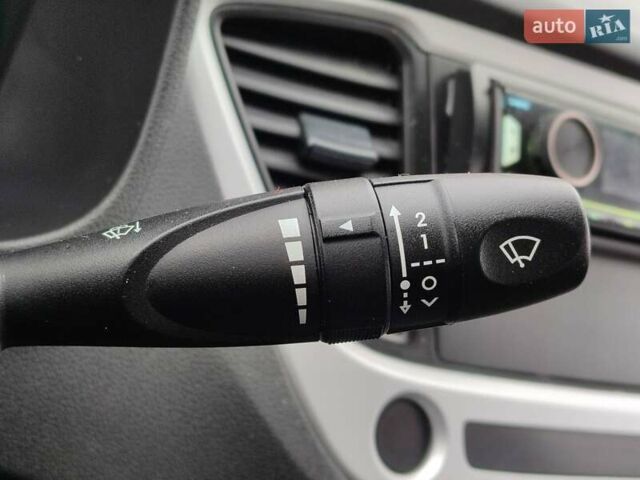 Білий Хендай Акцент, об'ємом двигуна 1.4 л та пробігом 46 тис. км за 10900 $, фото 18 на Automoto.ua