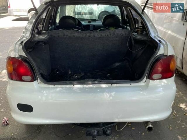 Білий Хендай Акцент, об'ємом двигуна 1.3 л та пробігом 450 тис. км за 1700 $, фото 7 на Automoto.ua