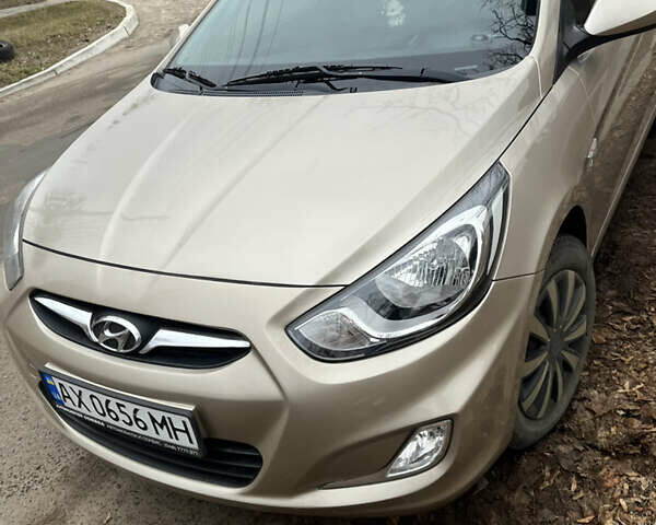 Бежевий Хендай Акцент, об'ємом двигуна 1.6 л та пробігом 147 тис. км за 9000 $, фото 2 на Automoto.ua