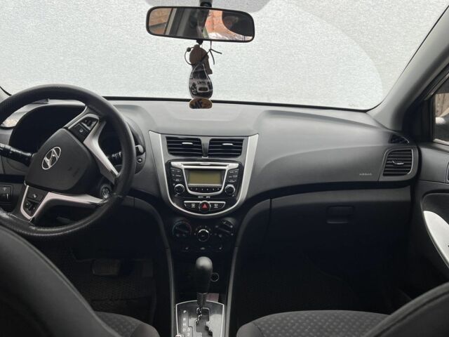 Бежевий Хендай Акцент, об'ємом двигуна 1.6 л та пробігом 148 тис. км за 8200 $, фото 6 на Automoto.ua