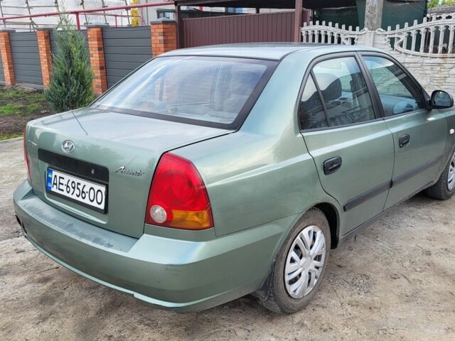 Бежевый Хендай Акцент, объемом двигателя 1.3 л и пробегом 250 тыс. км за 2000 $, фото 1 на Automoto.ua