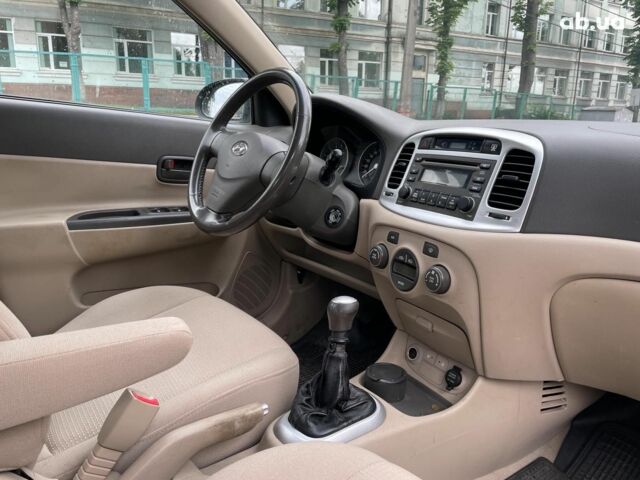 Бежевый Хендай Акцент, объемом двигателя 1.6 л и пробегом 182 тыс. км за 5690 $, фото 24 на Automoto.ua