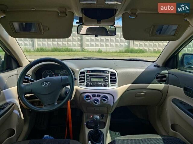 Бежевый Хендай Акцент, объемом двигателя 1.4 л и пробегом 60 тыс. км за 5700 $, фото 18 на Automoto.ua