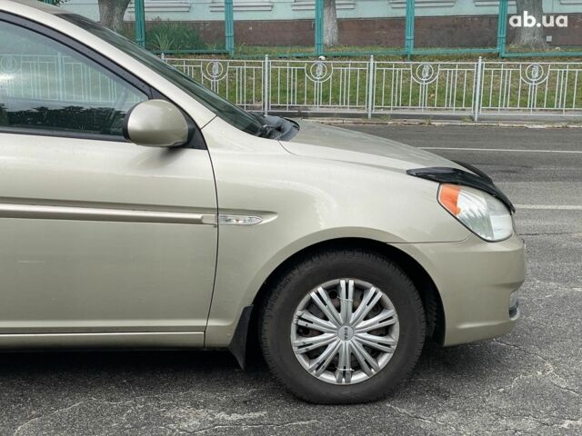 Бежевый Хендай Акцент, объемом двигателя 1.6 л и пробегом 182 тыс. км за 5690 $, фото 3 на Automoto.ua