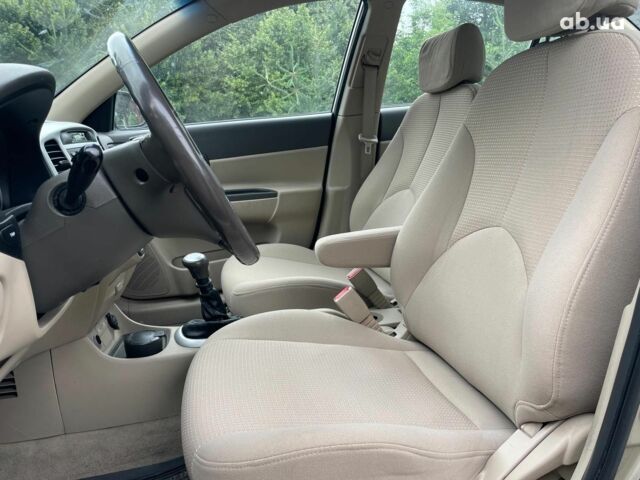 Бежевый Хендай Акцент, объемом двигателя 1.6 л и пробегом 182 тыс. км за 5690 $, фото 14 на Automoto.ua