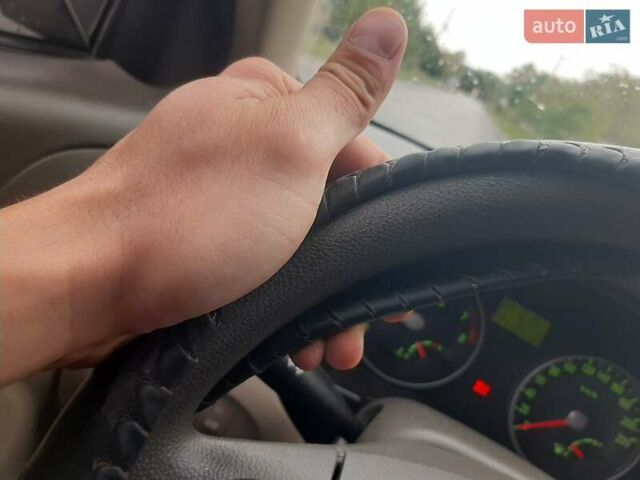 Бежевый Хендай Акцент, объемом двигателя 1.4 л и пробегом 112 тыс. км за 5800 $, фото 5 на Automoto.ua