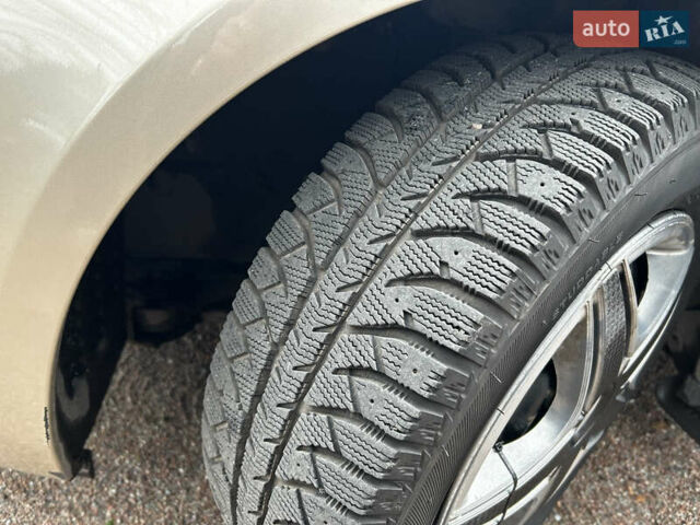 Бежевый Хендай Акцент, объемом двигателя 1.6 л и пробегом 195 тыс. км за 5500 $, фото 13 на Automoto.ua