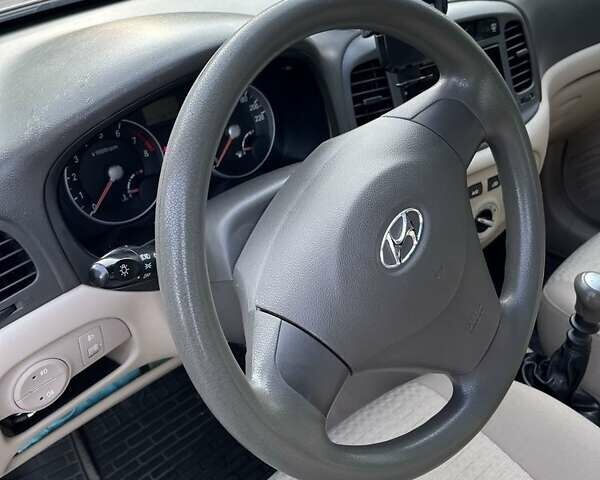 Бежевий Хендай Акцент, об'ємом двигуна 1.4 л та пробігом 160 тис. км за 4900 $, фото 6 на Automoto.ua