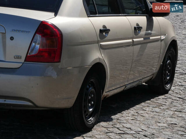 Бежевый Хендай Акцент, объемом двигателя 1.49 л и пробегом 335 тыс. км за 4100 $, фото 6 на Automoto.ua