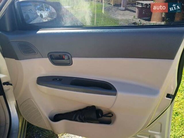 Бежевый Хендай Акцент, объемом двигателя 1.6 л и пробегом 173 тыс. км за 5700 $, фото 15 на Automoto.ua