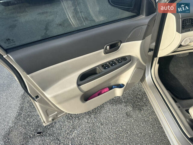 Бежевий Хендай Акцент, об'ємом двигуна 1.6 л та пробігом 170 тис. км за 5500 $, фото 17 на Automoto.ua