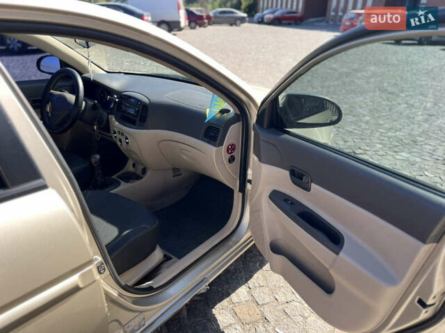 Бежевый Хендай Акцент, объемом двигателя 1.49 л и пробегом 335 тыс. км за 4100 $, фото 17 на Automoto.ua