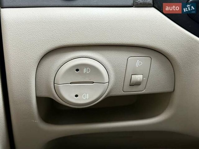 Бежевый Хендай Акцент, объемом двигателя 1.4 л и пробегом 141 тыс. км за 4900 $, фото 18 на Automoto.ua