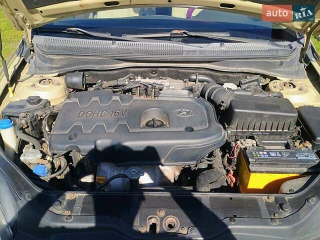 Бежевый Хендай Акцент, объемом двигателя 1.6 л и пробегом 173 тыс. км за 5700 $, фото 6 на Automoto.ua