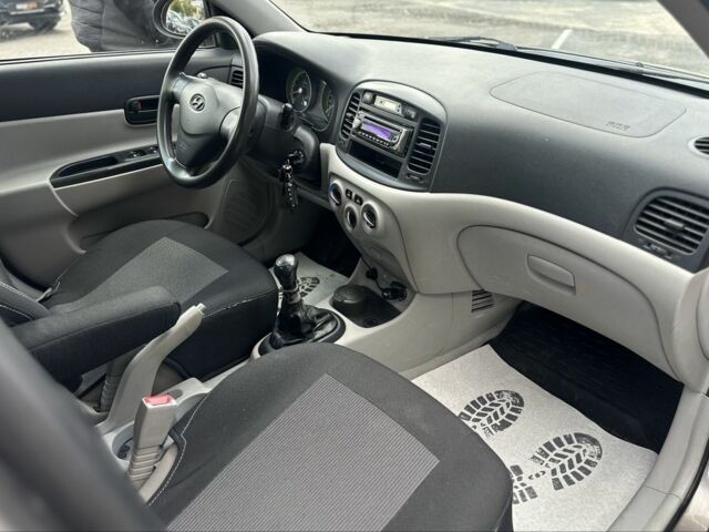 Бежевый Хендай Акцент, объемом двигателя 1.4 л и пробегом 162 тыс. км за 4999 $, фото 12 на Automoto.ua