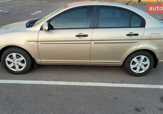 Бежевый Хендай Акцент, объемом двигателя 1.4 л и пробегом 120 тыс. км за 5350 $, фото 1 на Automoto.ua