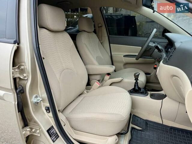 Бежевый Хендай Акцент, объемом двигателя 1.4 л и пробегом 141 тыс. км за 4900 $, фото 9 на Automoto.ua