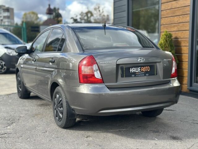 Бежевый Хендай Акцент, объемом двигателя 1.4 л и пробегом 162 тыс. км за 4999 $, фото 5 на Automoto.ua