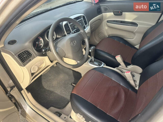 Бежевий Хендай Акцент, об'ємом двигуна 1.6 л та пробігом 170 тис. км за 5500 $, фото 18 на Automoto.ua