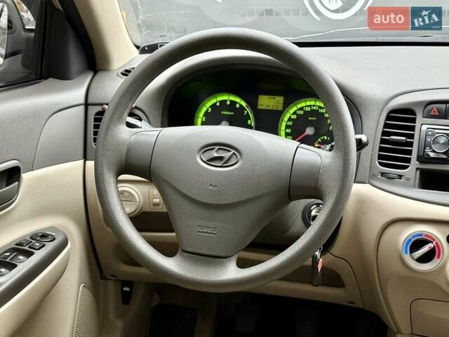 Бежевый Хендай Акцент, объемом двигателя 1.4 л и пробегом 141 тыс. км за 4900 $, фото 12 на Automoto.ua