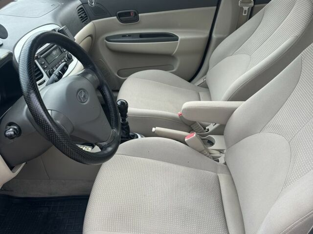 Бежевий Хендай Акцент, об'ємом двигуна 1.6 л та пробігом 257 тис. км за 4299 $, фото 6 на Automoto.ua