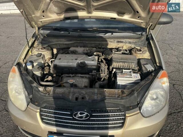 Бежевый Хендай Акцент, объемом двигателя 1.4 л и пробегом 216 тыс. км за 4750 $, фото 14 на Automoto.ua