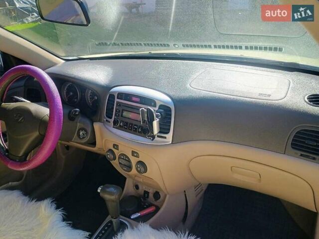 Бежевый Хендай Акцент, объемом двигателя 1.6 л и пробегом 173 тыс. км за 5700 $, фото 11 на Automoto.ua