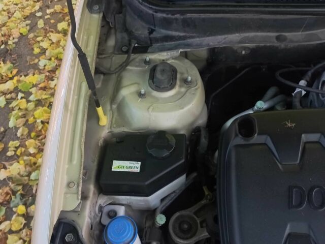 Бежевый Хендай Акцент, объемом двигателя 1.4 л и пробегом 192 тыс. км за 5200 $, фото 4 на Automoto.ua