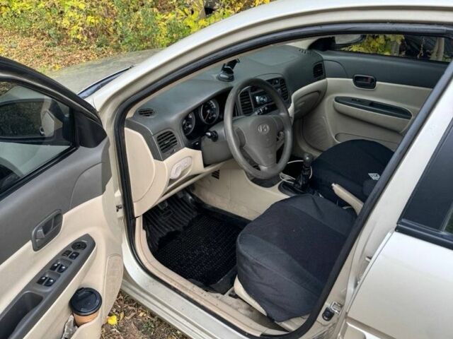 Бежевый Хендай Акцент, объемом двигателя 1.4 л и пробегом 159 тыс. км за 4200 $, фото 6 на Automoto.ua