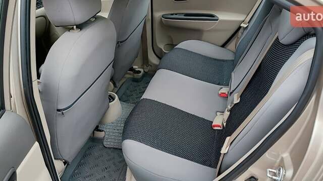 Бежевый Хендай Акцент, объемом двигателя 1.4 л и пробегом 58 тыс. км за 5700 $, фото 6 на Automoto.ua