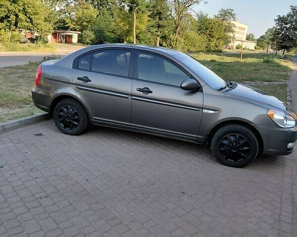 Бежевый Хендай Акцент, объемом двигателя 1.4 л и пробегом 162 тыс. км за 4400 $, фото 3 на Automoto.ua