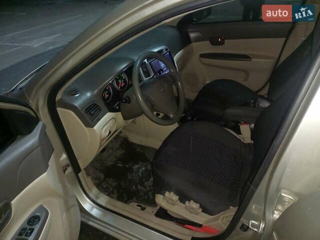 Бежевый Хендай Акцент, объемом двигателя 1.49 л и пробегом 187 тыс. км за 4400 $, фото 8 на Automoto.ua
