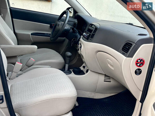 Бежевий Хендай Акцент, об'ємом двигуна 1.4 л та пробігом 67 тис. км за 6750 $, фото 40 на Automoto.ua