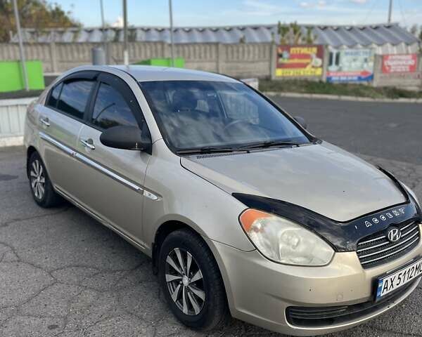 Бежевый Хендай Акцент, объемом двигателя 1.4 л и пробегом 216 тыс. км за 4750 $, фото 5 на Automoto.ua