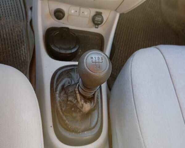 Бежевый Хендай Акцент, объемом двигателя 1.4 л и пробегом 62 тыс. км за 2000 $, фото 6 на Automoto.ua