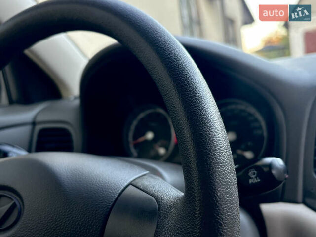 Бежевий Хендай Акцент, об'ємом двигуна 1.4 л та пробігом 67 тис. км за 6750 $, фото 26 на Automoto.ua