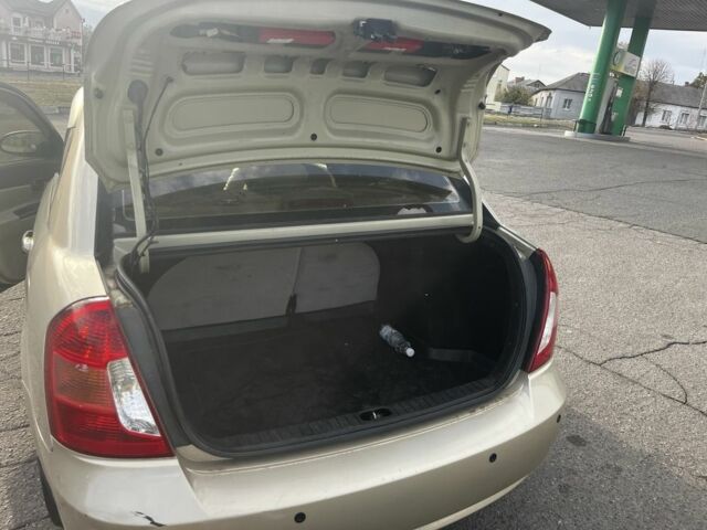 Бежевый Хендай Акцент, объемом двигателя 1.4 л и пробегом 216 тыс. км за 4750 $, фото 14 на Automoto.ua